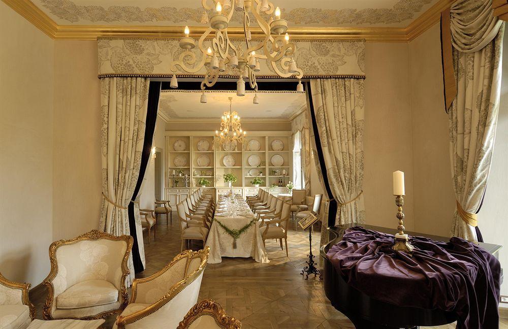 Chateau Mcely Ресторан фото