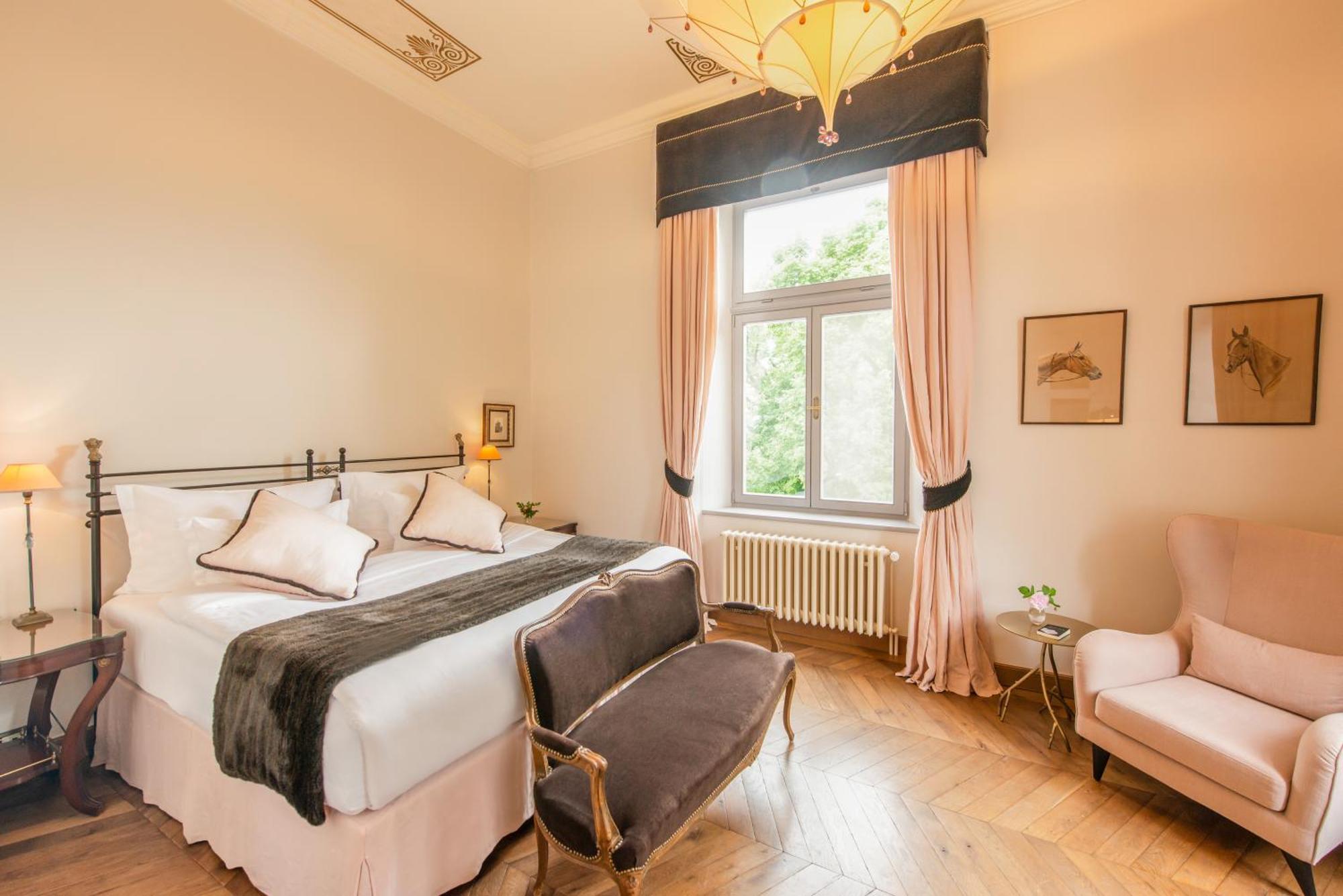 Chateau Mcely Екстер'єр фото
