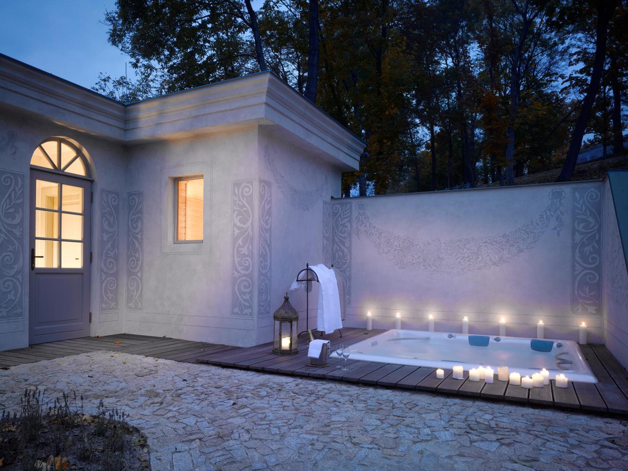Chateau Mcely Екстер'єр фото