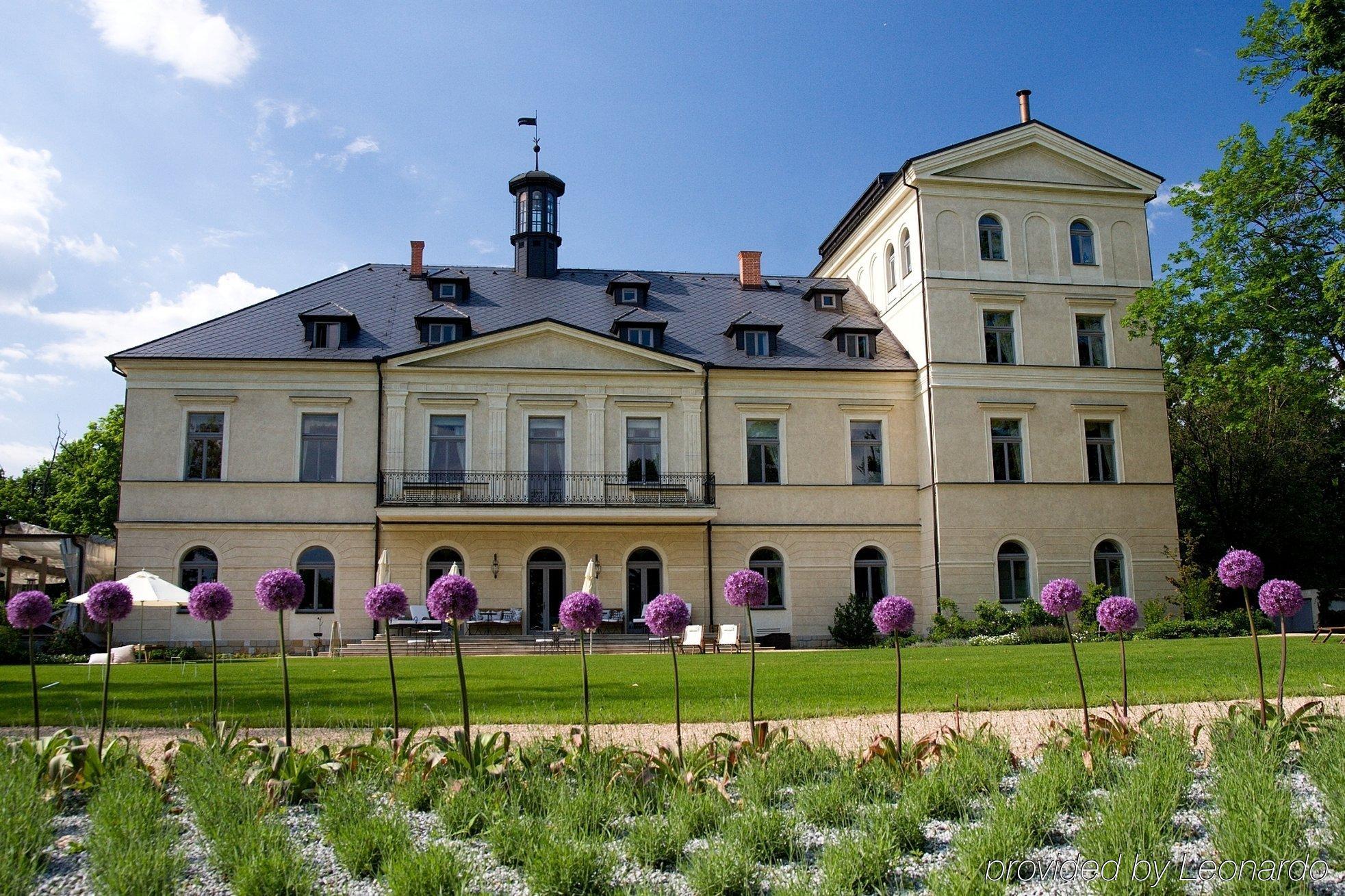 Chateau Mcely Екстер'єр фото