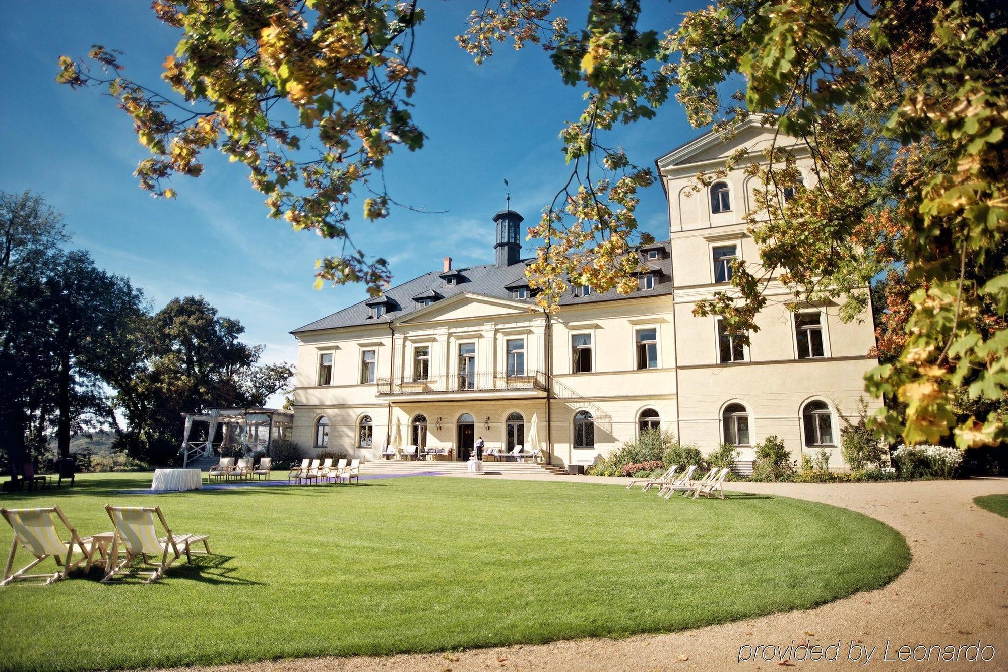 Chateau Mcely Екстер'єр фото